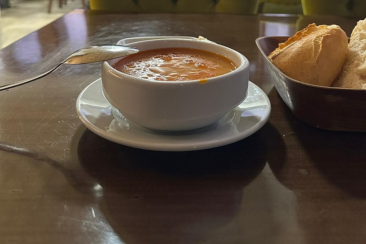 Ustasından Salçalı Tavuk Çorbası